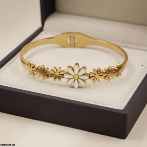 Alternative view of Round Flower Stainless Steel Bracelet